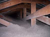 Finln vrstva foukan izolace pod stechou.